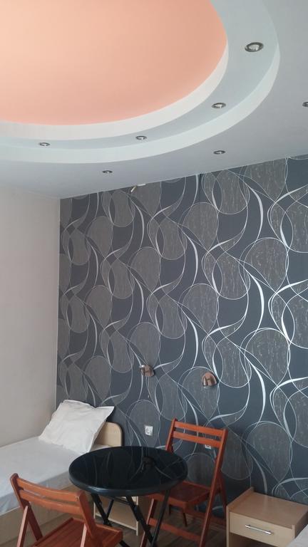 Comfort Guest Rooms Pleven Bagian luar foto